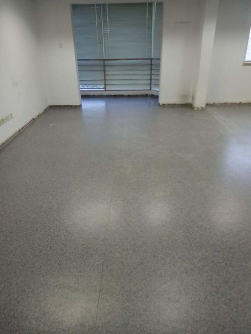 地毯out了,辦公新環境,商用塑膠地板